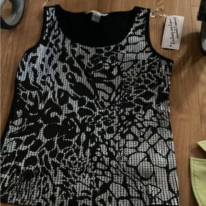 Stunning sequinned top, great for layering stretchy size small